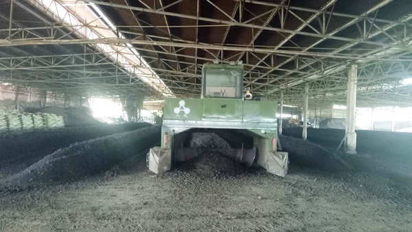 小型有機肥生產(chǎn)線適合選用哪種有機肥翻拋機？