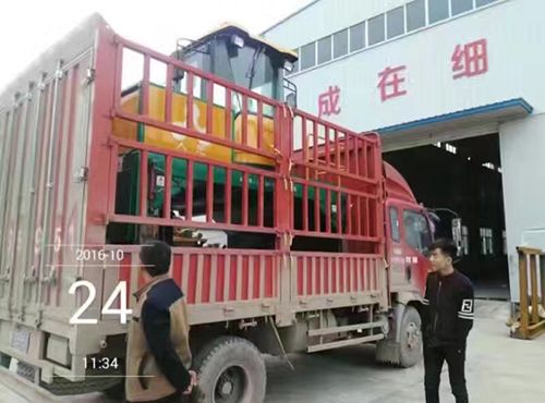 2300履帶式翻堆機(jī)發(fā)往湖北，裝車完畢