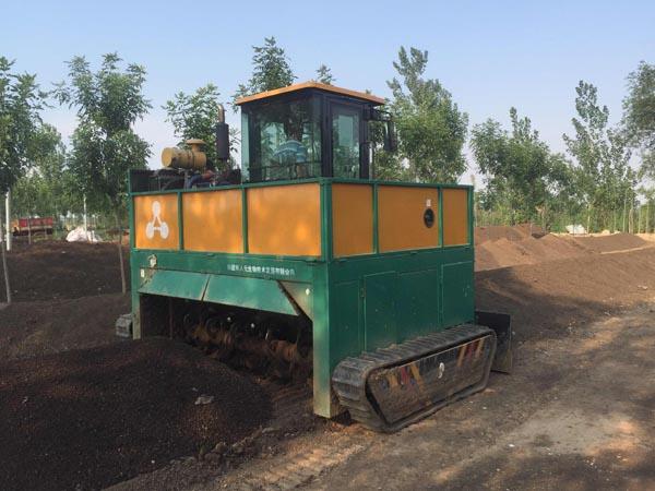 有機肥翻堆機應(yīng)該怎么選擇