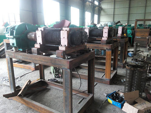 對輥擠壓造粒機(jī)原理及用途