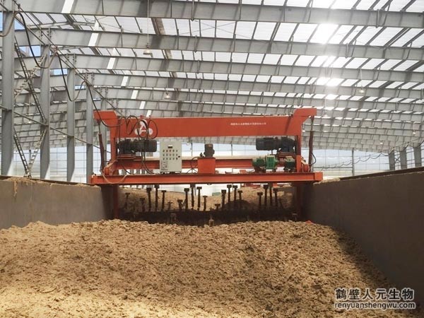 大型翻拋機(jī)的工作原理和特點(diǎn) 大型翻拋機(jī)的工作原理和特點(diǎn)